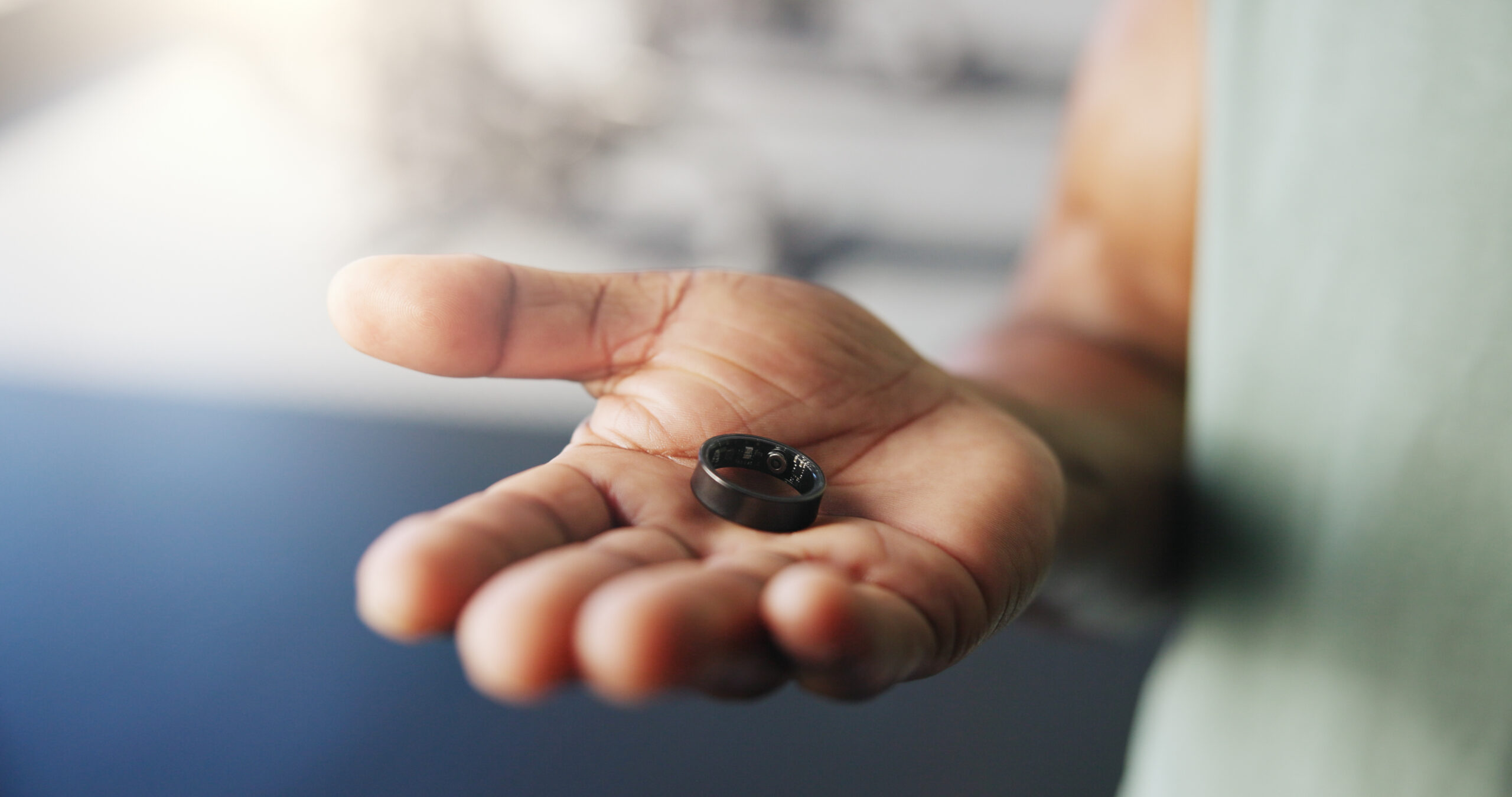 Oura Ring 5 er blevet meget mindre – men er den værd at vælge frem for Oura Ring 4?