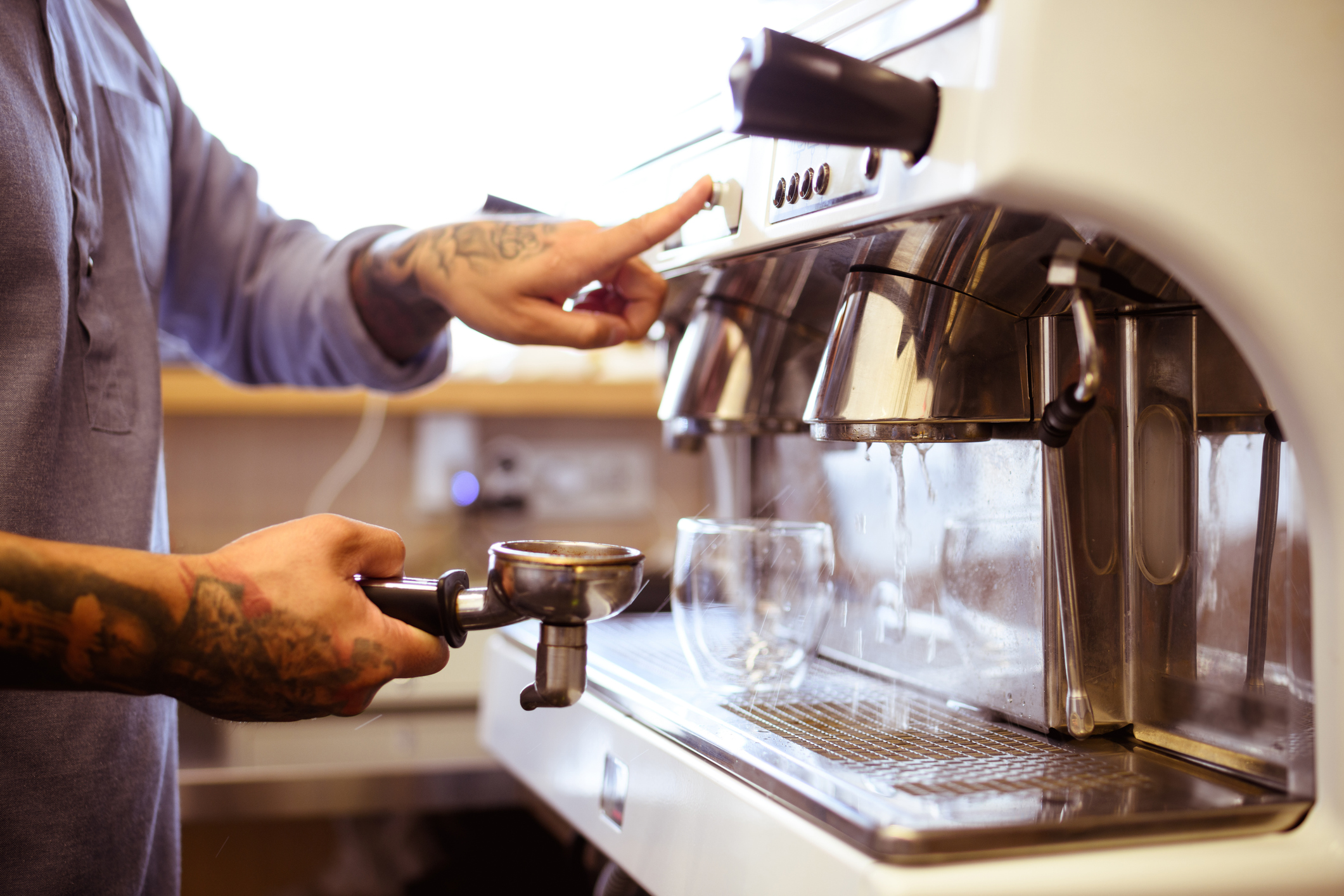 Kaffemaskinerne er sat ned – men latte-drikkere bør kigge efter én bestemt forskel