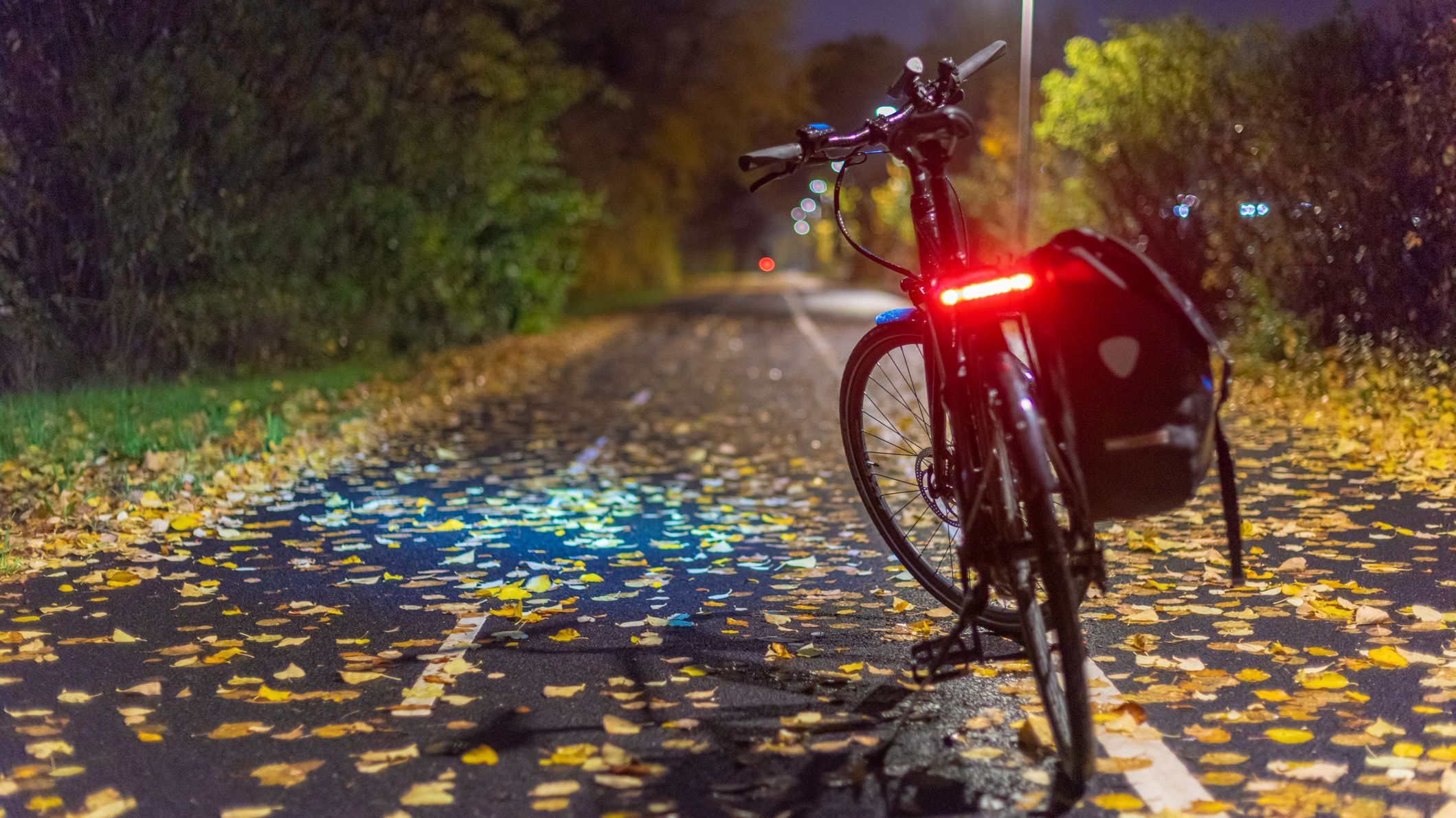 På søndag kommer mørket tidligere: Tjek cyklen nu